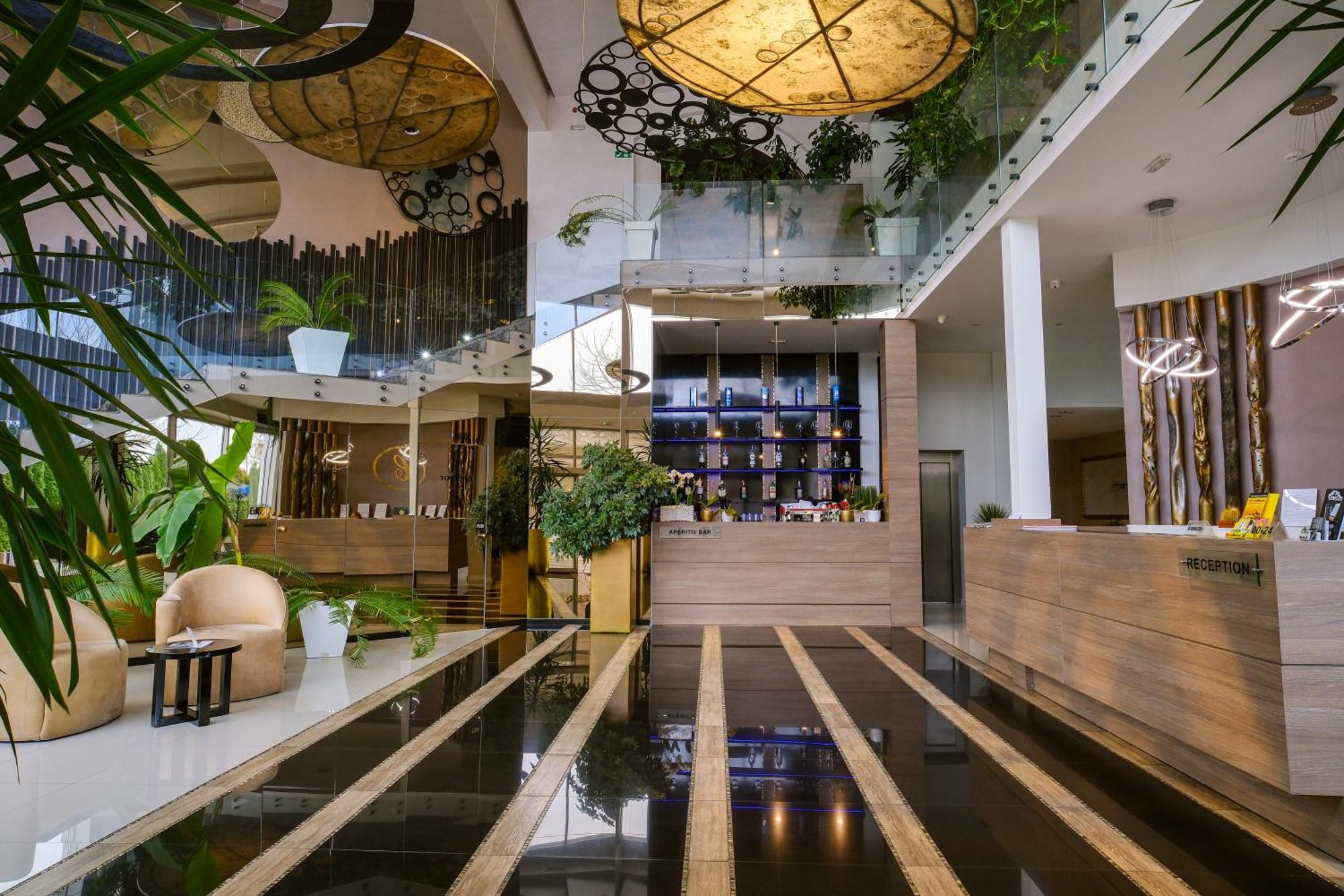 Hotel Crystal Light Nis Exterior foto