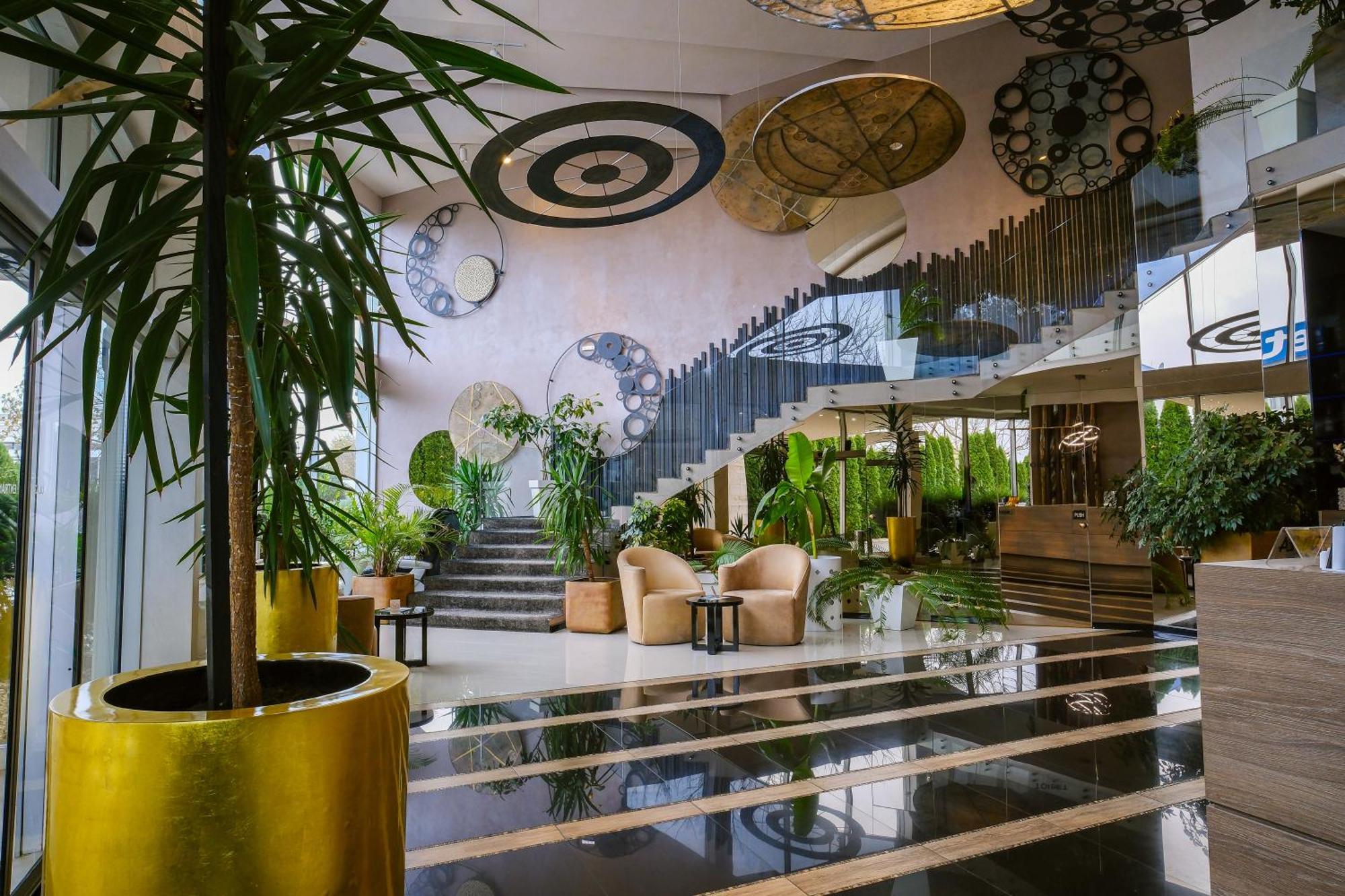 Hotel Crystal Light Nis Exterior foto