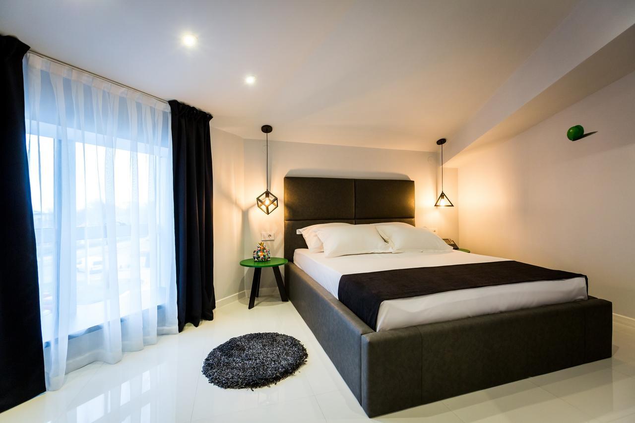 Hotel Crystal Light Nis Exterior foto