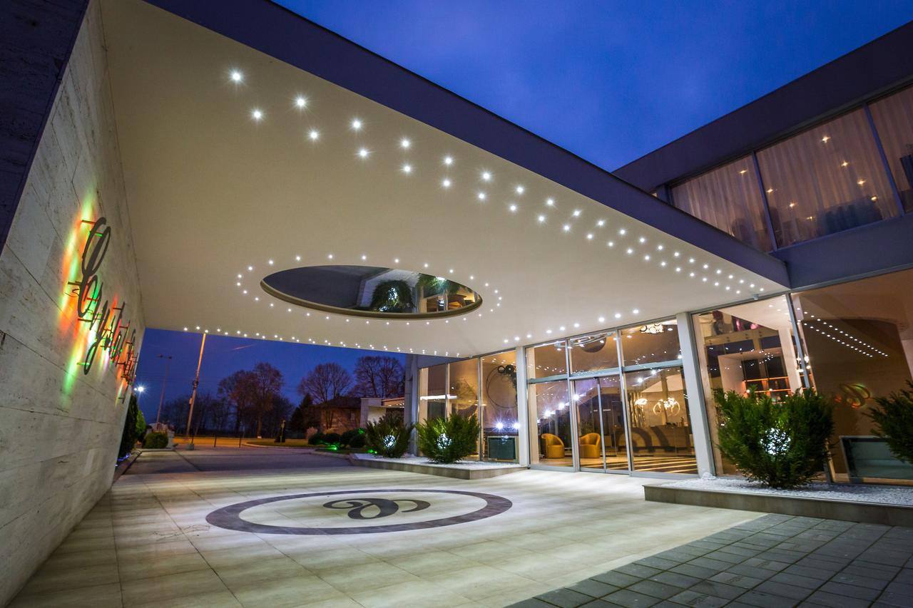 Hotel Crystal Light Nis Exterior foto