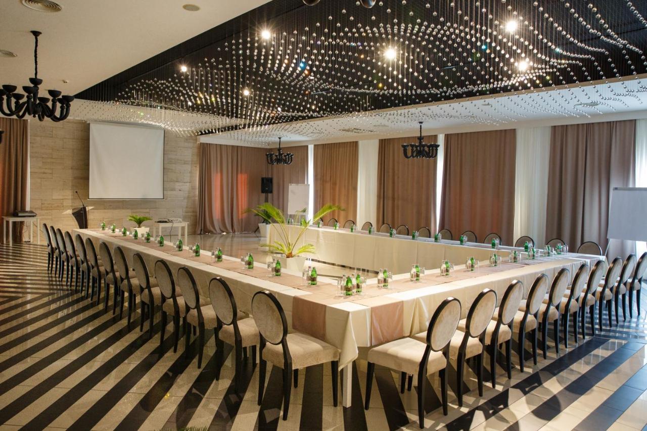Hotel Crystal Light Nis Exterior foto